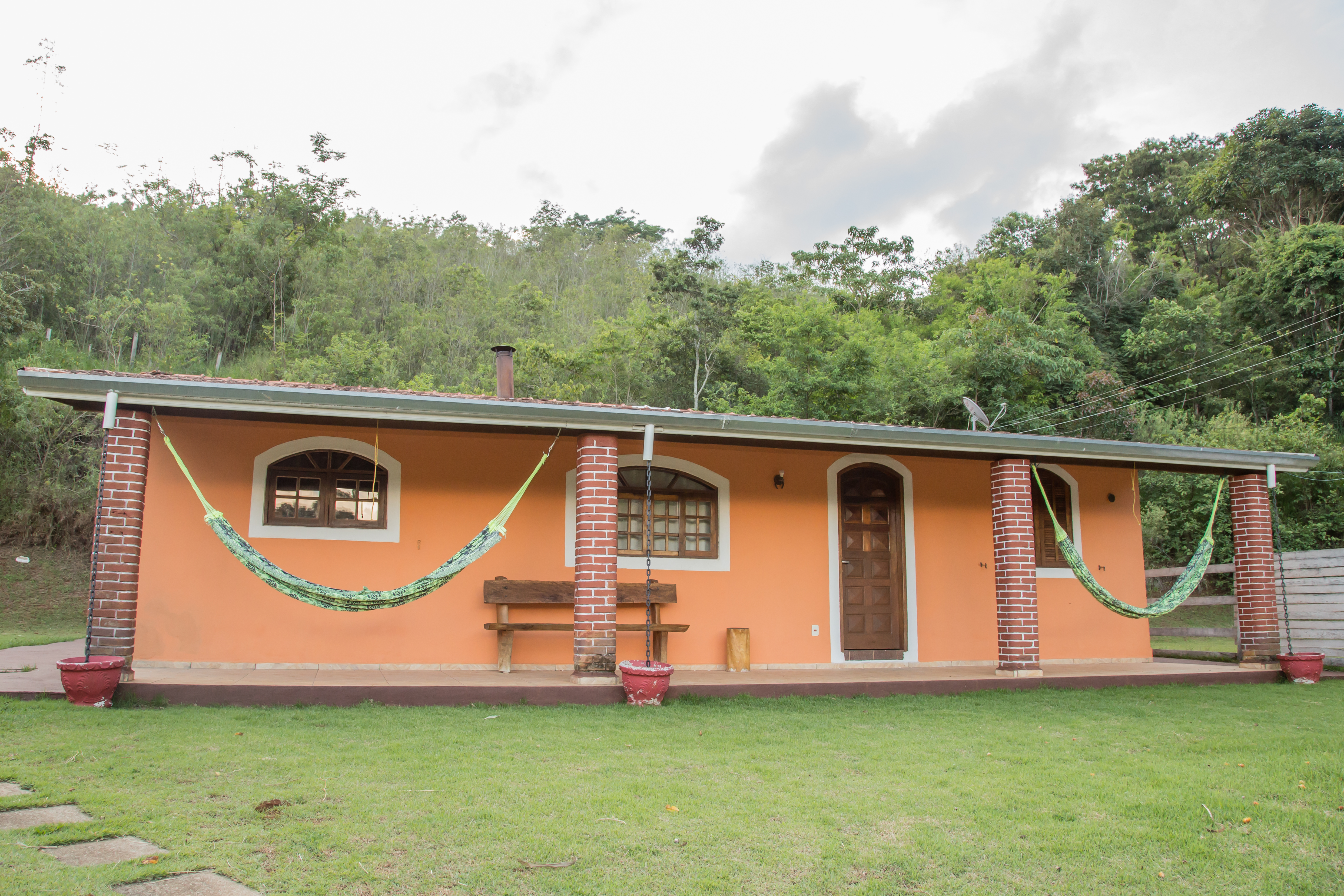 Casa de férias Cantinho da Roça cercada pela natureza